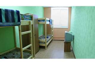 Хостел Felix Hostel Смоленск 4-х местный номер с двухъярусными кроватями-1